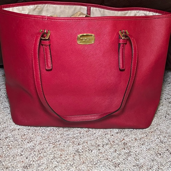 Michael Kors Red Jet Set Medium Tote Bag And Wallet Set - Picture 3 of 11